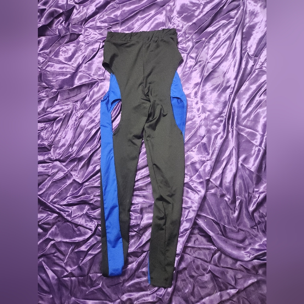 Fashion nova cut out leggings